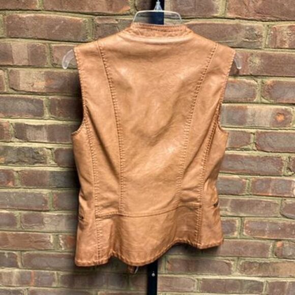 V Cristina Carmel/Brown Faux Leather Vest Size Small NEW - Picture 4 of 6